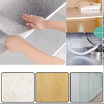 Load image into Gallery viewer, Film autocollant aluminium anti-graisse – Cuisine propre &amp; moderne
